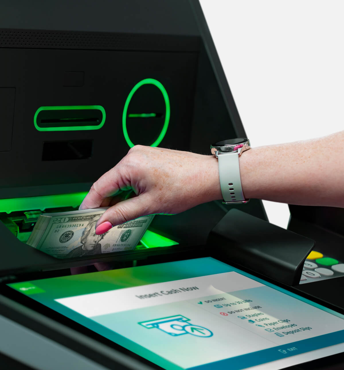 Cash recycling ATM with notes being deposited and dispensed